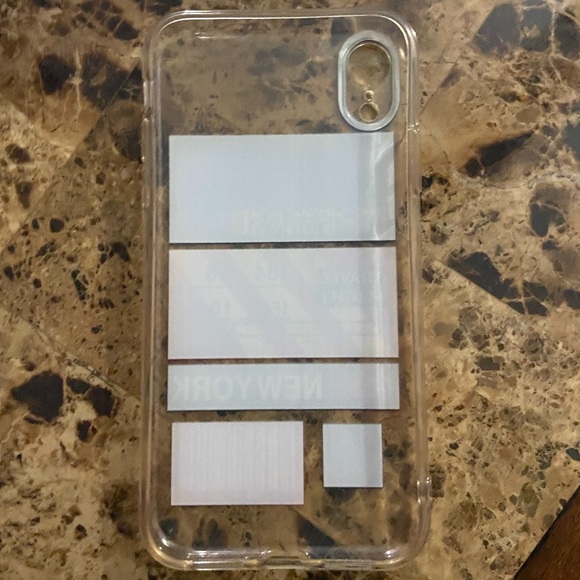 iPhone XR phone case | New York Boarding pass design - Picture 2 of 3